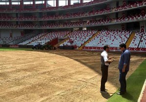 Antalya Arena nın çimleri yenileniyor